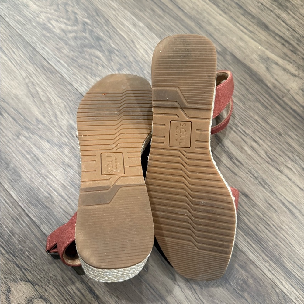 SOUL Naturalizer Women's Burgundy Espadrilles - Picture 3 of 4